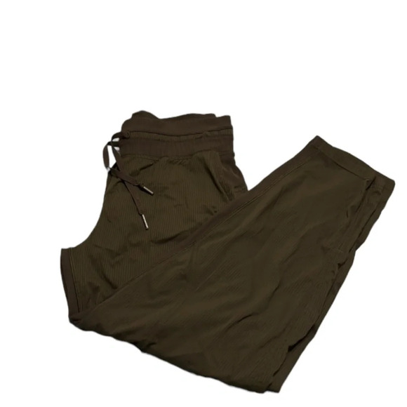 Lululemon Dance  Studio Crop *25" - Picture 2 of 2